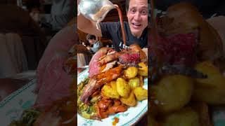 Trying London's Biggest Sunday Roast! 🥩