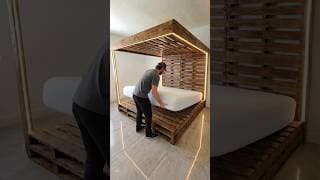 watch what he built with some wooden pallets… 👀