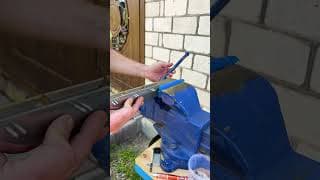 DIY Knife Sharpening Using Screws #knifeskills #sharpening #hacks