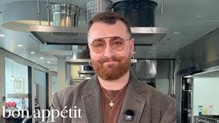 Sam Smith Loves Hooters Chicken Wings