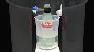 Dissolving glass in scary hydrofluoric acid